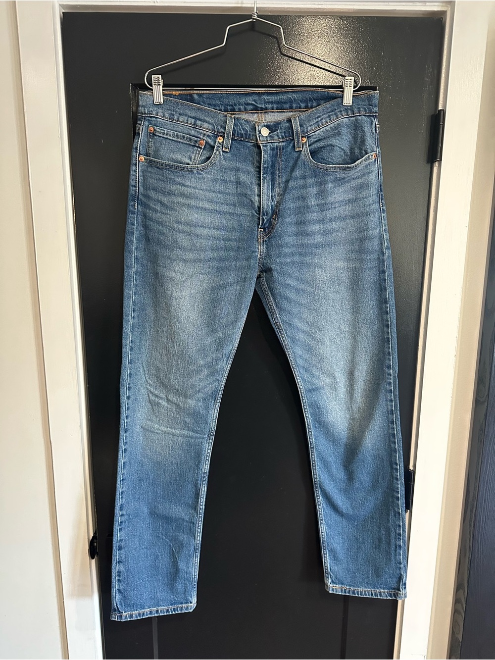 Levi’s 502 Jeans